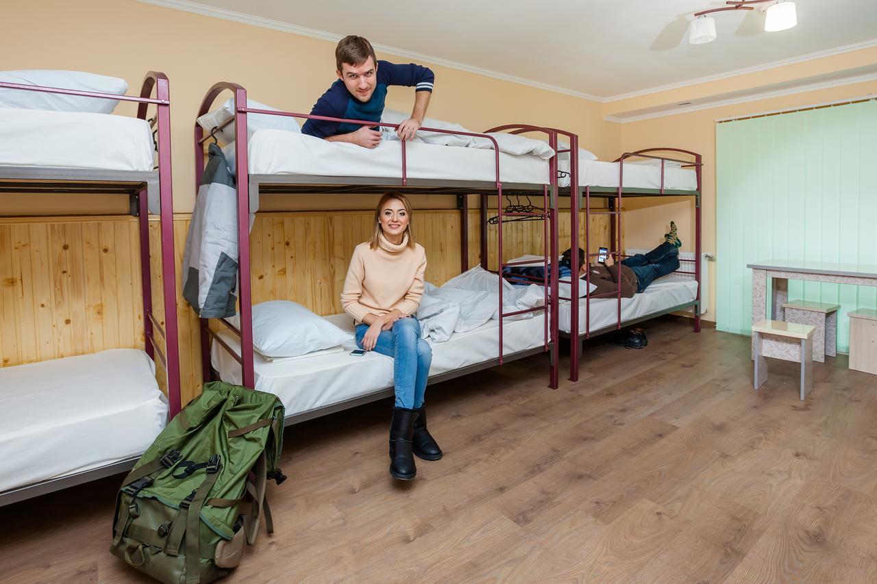 Tsentralnyi Hostel Ivano-Frankivsk Exterior foto