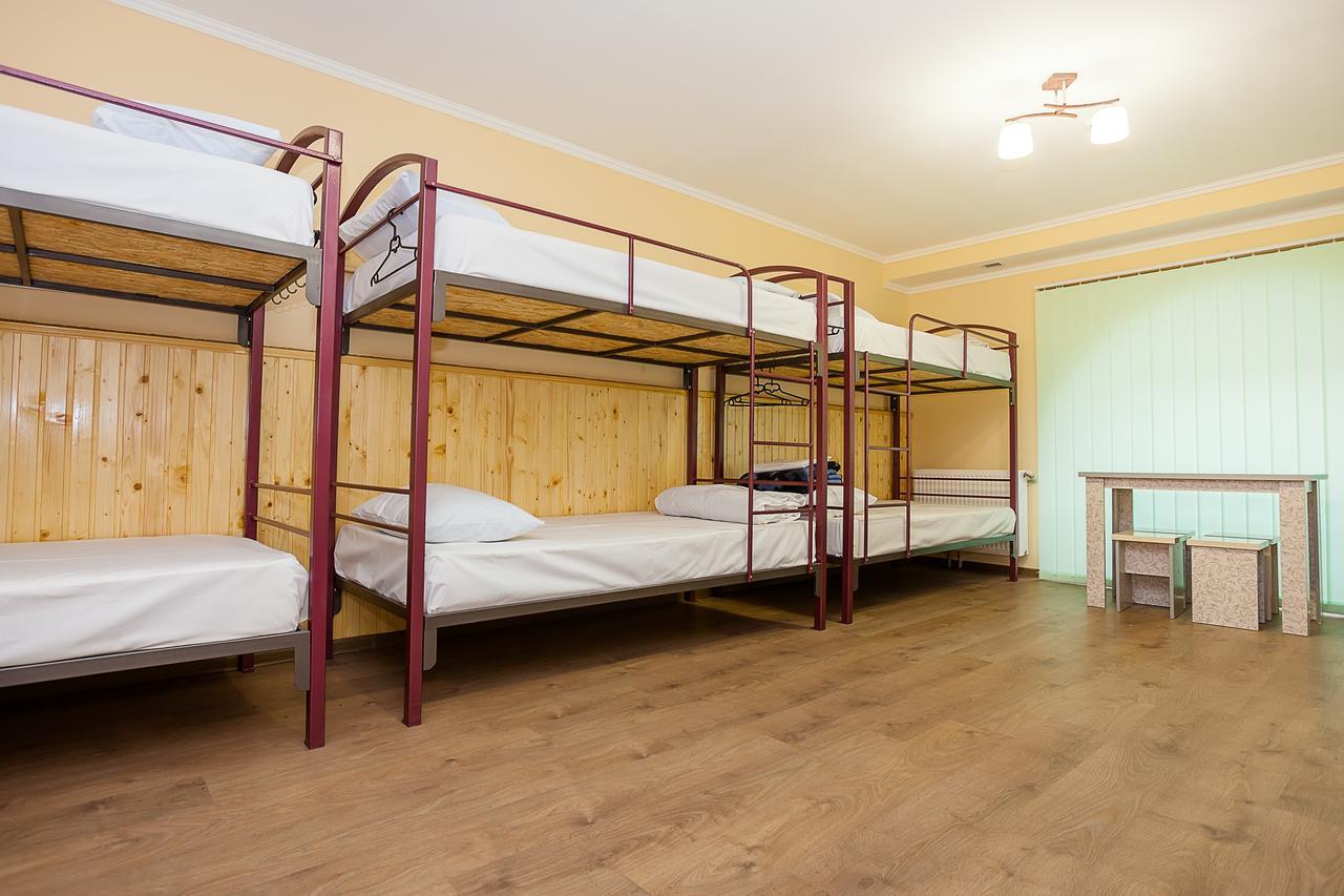 Tsentralnyi Hostel Ivano-Frankivsk Quarto foto